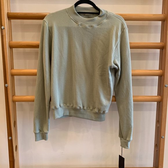 STRUT THIS JOGGER SET TOP - Picture 1 of 1